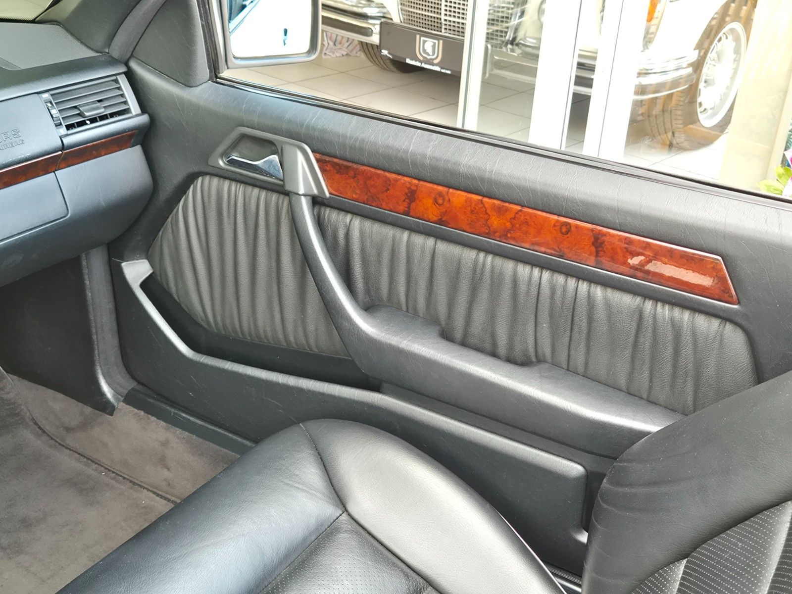 Fahrzeugabbildung Mercedes-Benz E 220 Cabrio/Dt./2. Hand/Daimler-SH/Leder/Klima