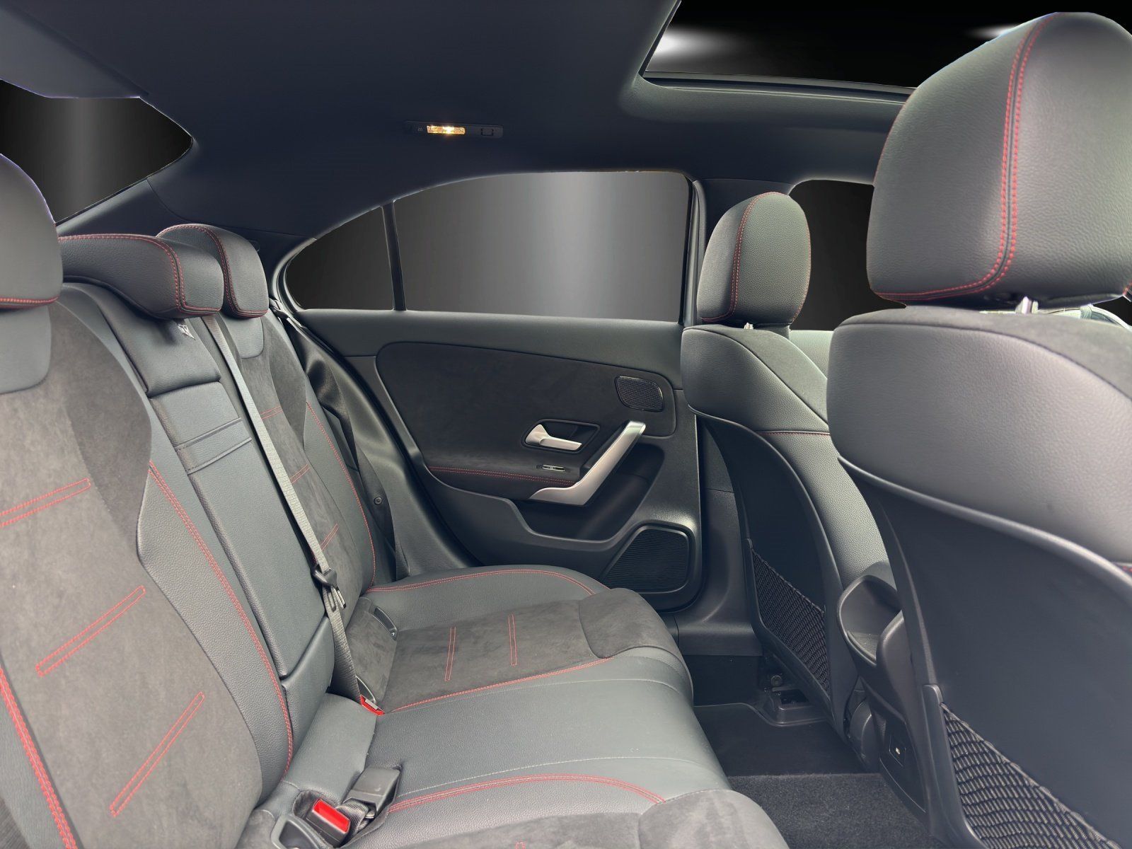 Fahrzeugabbildung Mercedes-Benz A 250 4M Lim AMG Pano NIGHT KeyGO MULTIBEAM