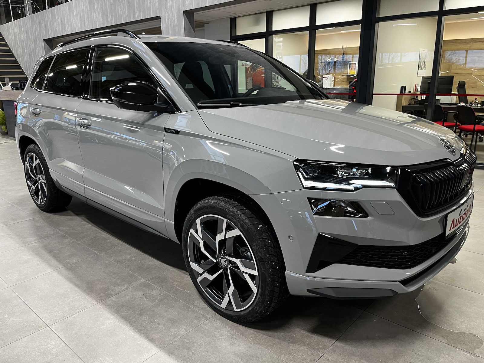 Skoda Karoq Sportline 4x4 TDI DSG AHK Navi 5JG Kam360 imagem 3