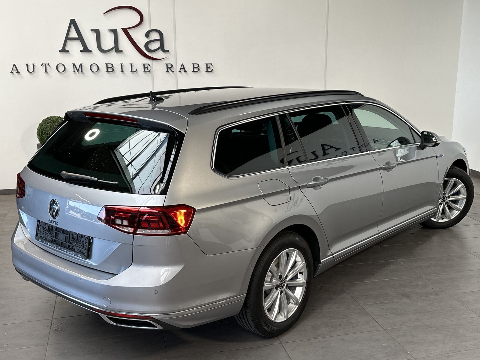 Fahrzeugabbildung Volkswagen Passat Variant 1.4 TSI DSG GTE NAV+LED+ACC+KAM