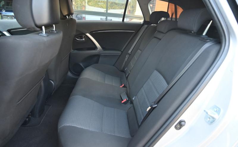 Toyota Avensis 2013 — photo 15