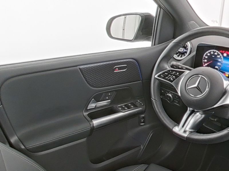 Fahrzeugabbildung Mercedes-Benz B 200 PROGRESSIVE+AHK+PANO+STNDHZ+NIGHT+LHZG+LED