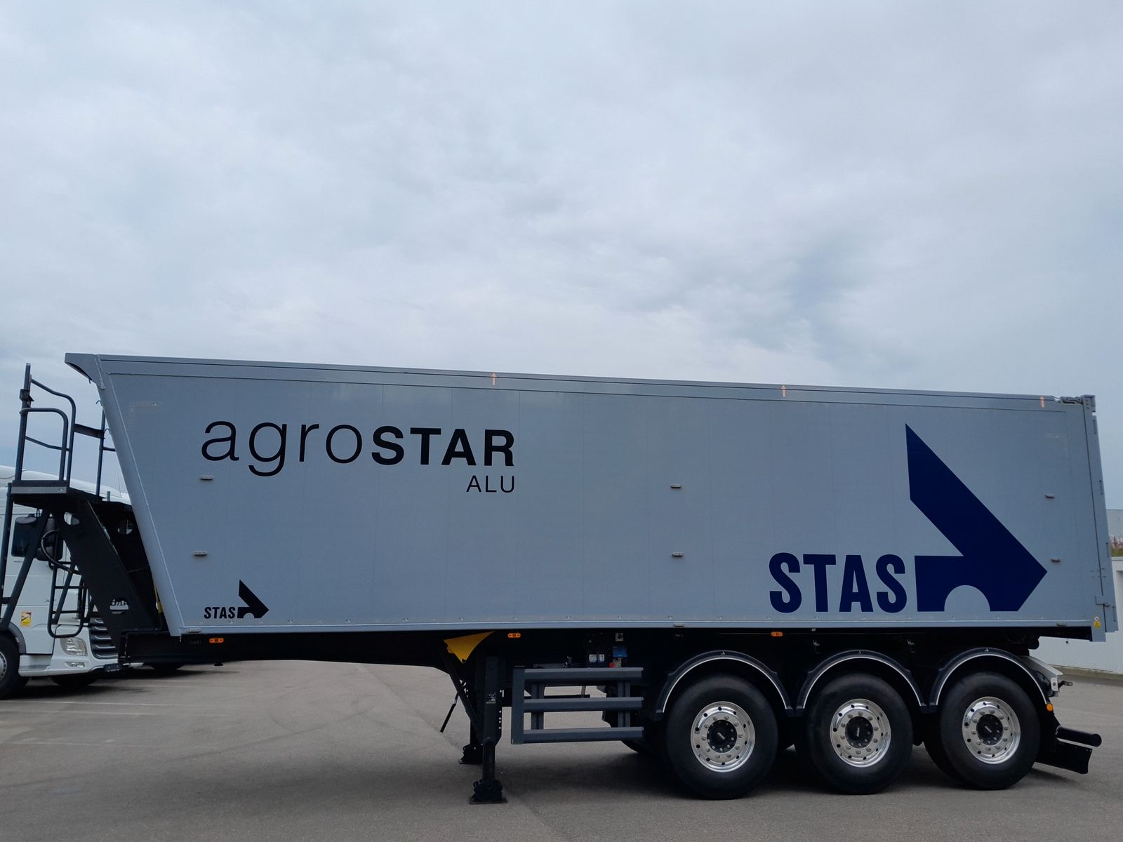 Fahrzeugabbildung Stas AgroStar 47,3 cbm Alu-Kippsattelauflieger