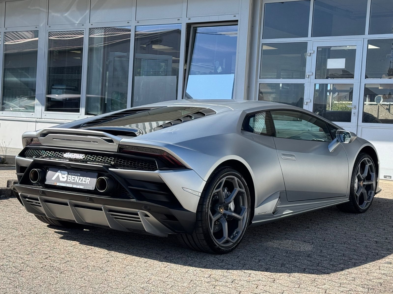 Fahrzeugabbildung Lamborghini Huracán EVO V10 /LIFT/SENSONUM/KAMERA/ACC
