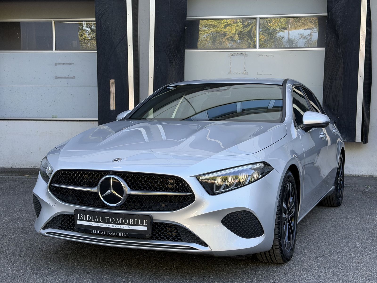 Mercedes-Benz A 220 D Urban LED ACC MBUX 360°Kamera Ambiente foto 4