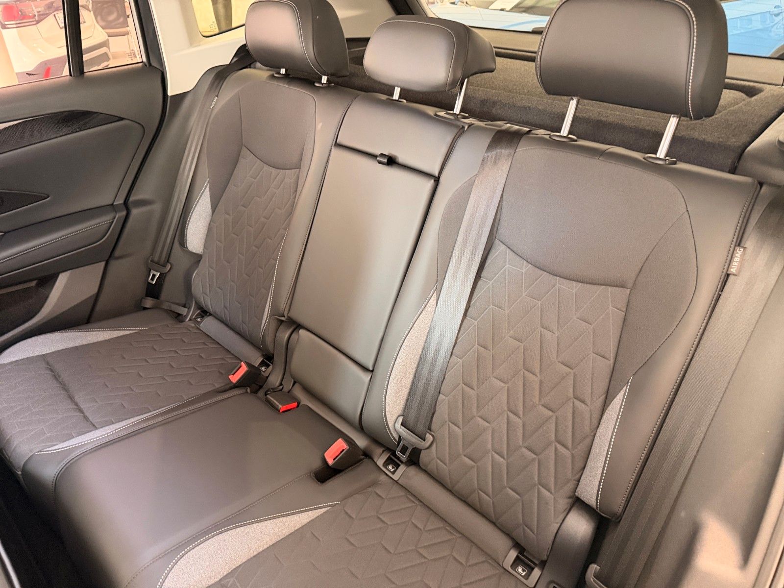 Volkswagen Tiguan - Bild 12