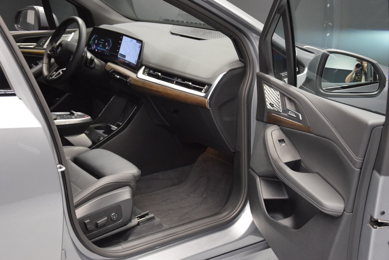 Fahrzeugabbildung BMW 218 i M Sport Active Tourer Pano Memory H K ACC