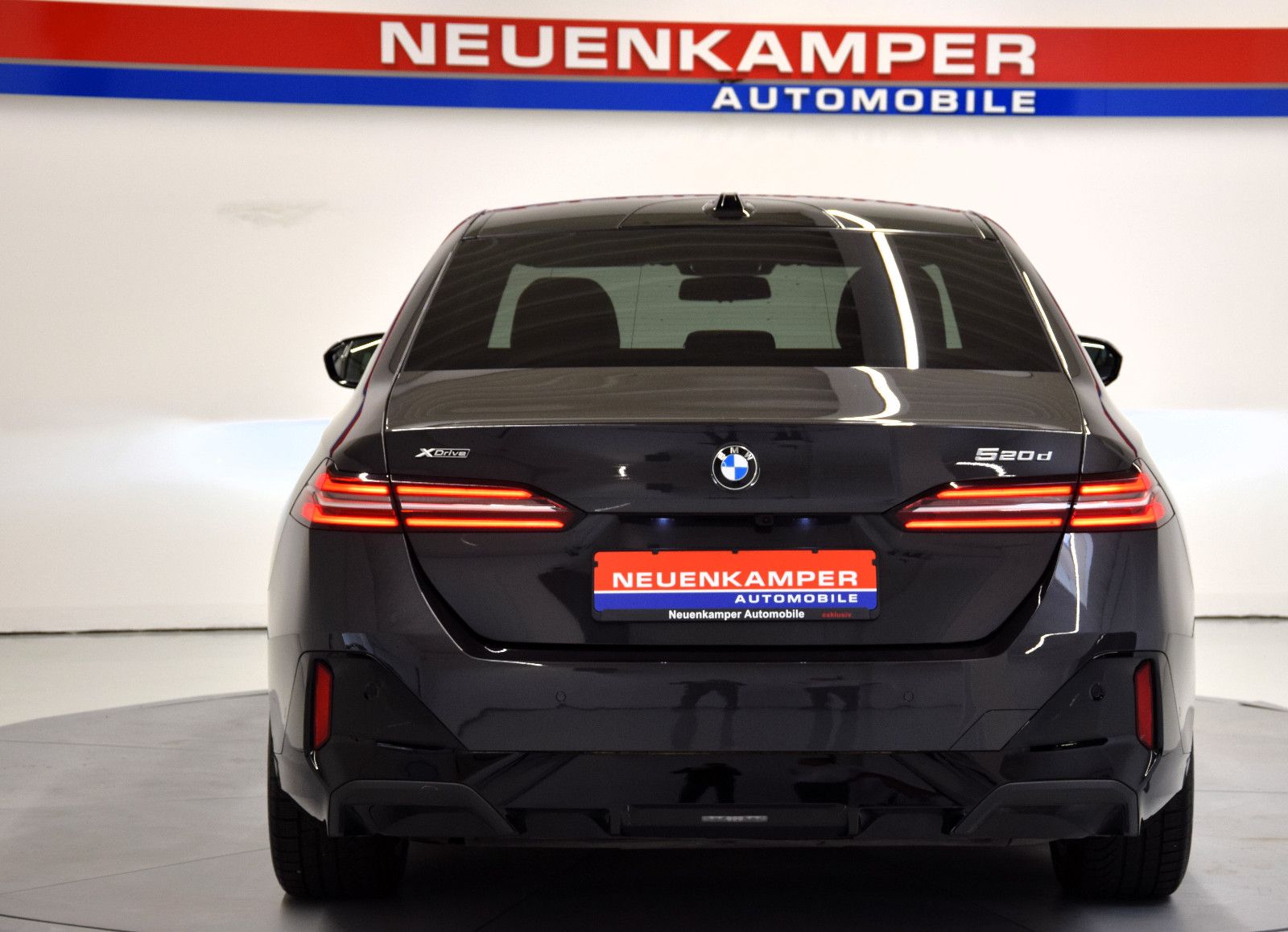 Fahrzeugabbildung BMW 520d xDrive Limo. M Sport Pano HuD h/k Sitzlüft