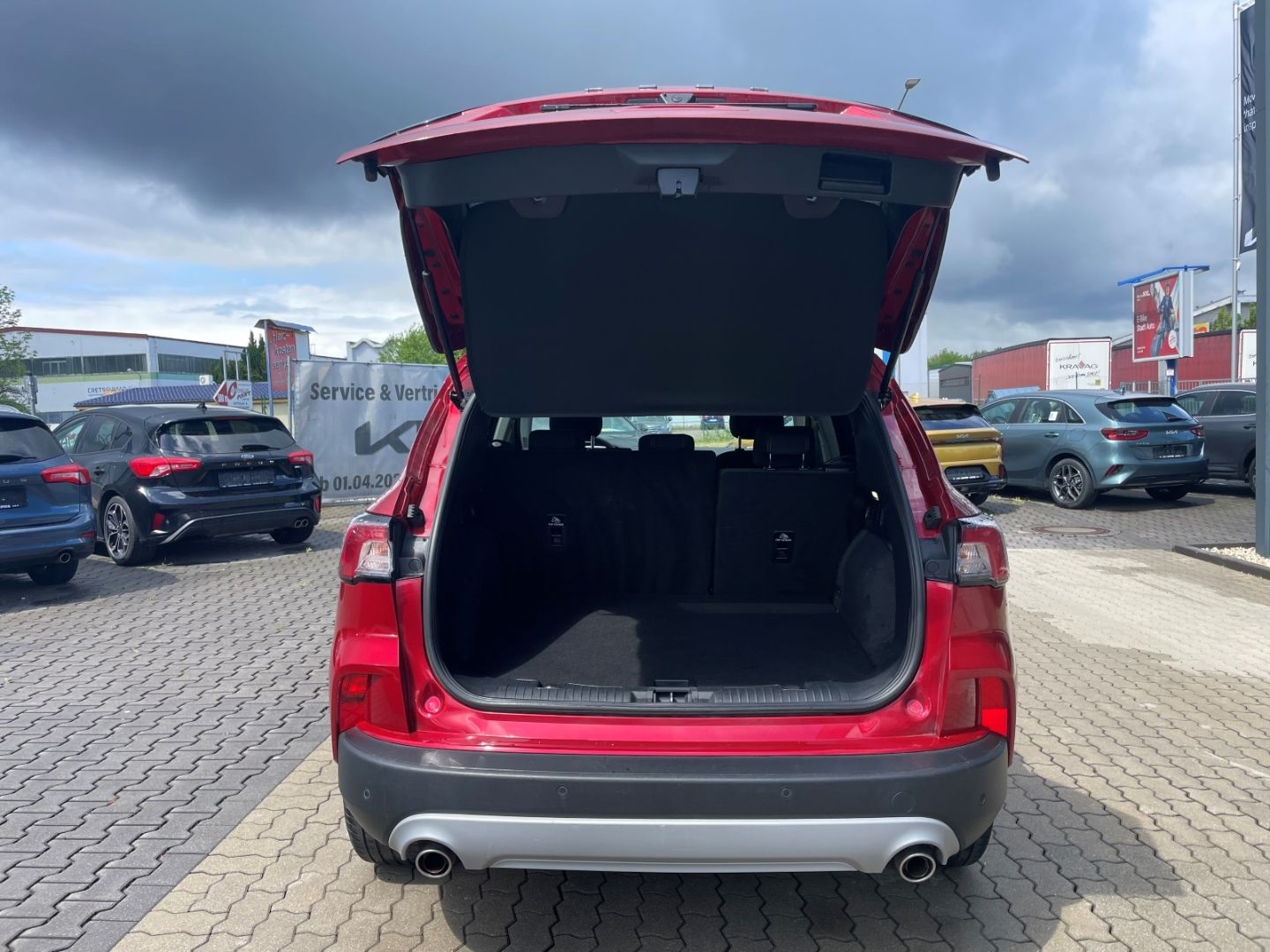 Fahrzeugabbildung Ford Kuga Titanium Spurhalteass Winterpaket Kamera