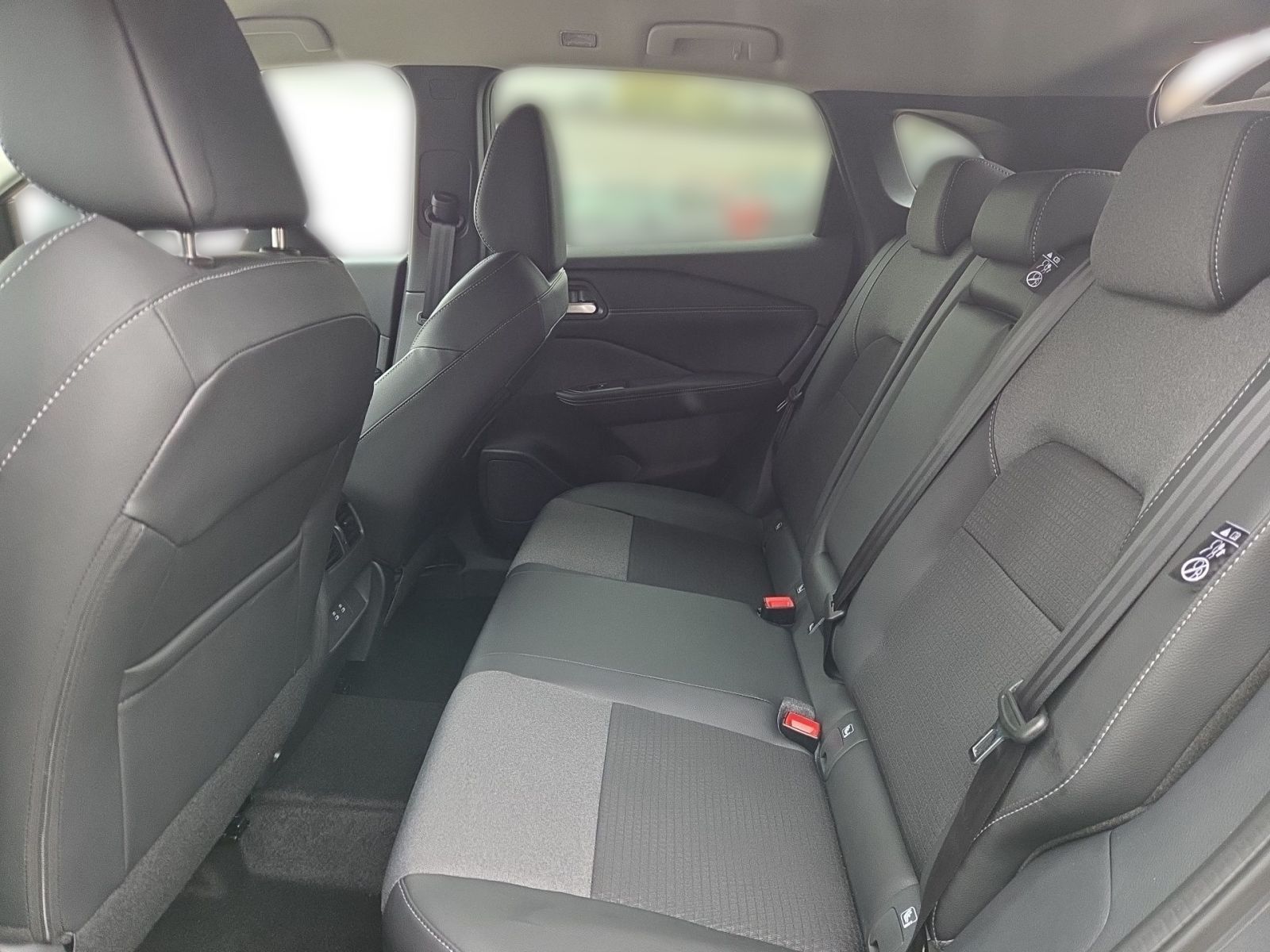 Fahrzeugabbildung Nissan Qashqai N-Connecta 140 PS Handschalter *HEADUP D