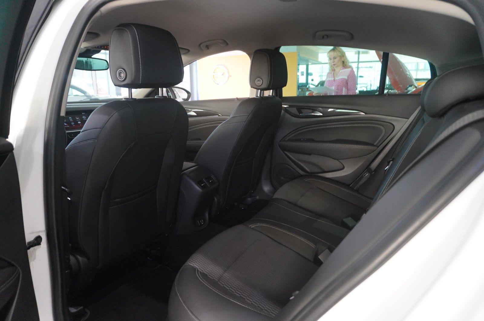 Fahrzeugabbildung Opel Insignia B GS 1.5T DYNAMIC NAVI/LED/SPORT/SH/AHK