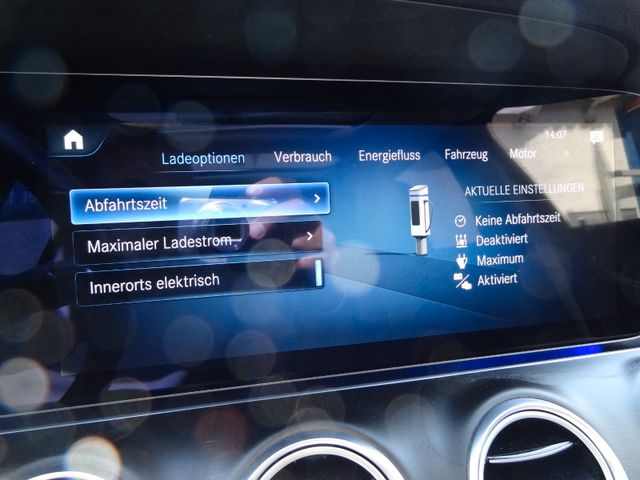 Fahrzeugabbildung Mercedes-Benz E 300 de/AMG/Pano/Widesreen/AHK/Leder/