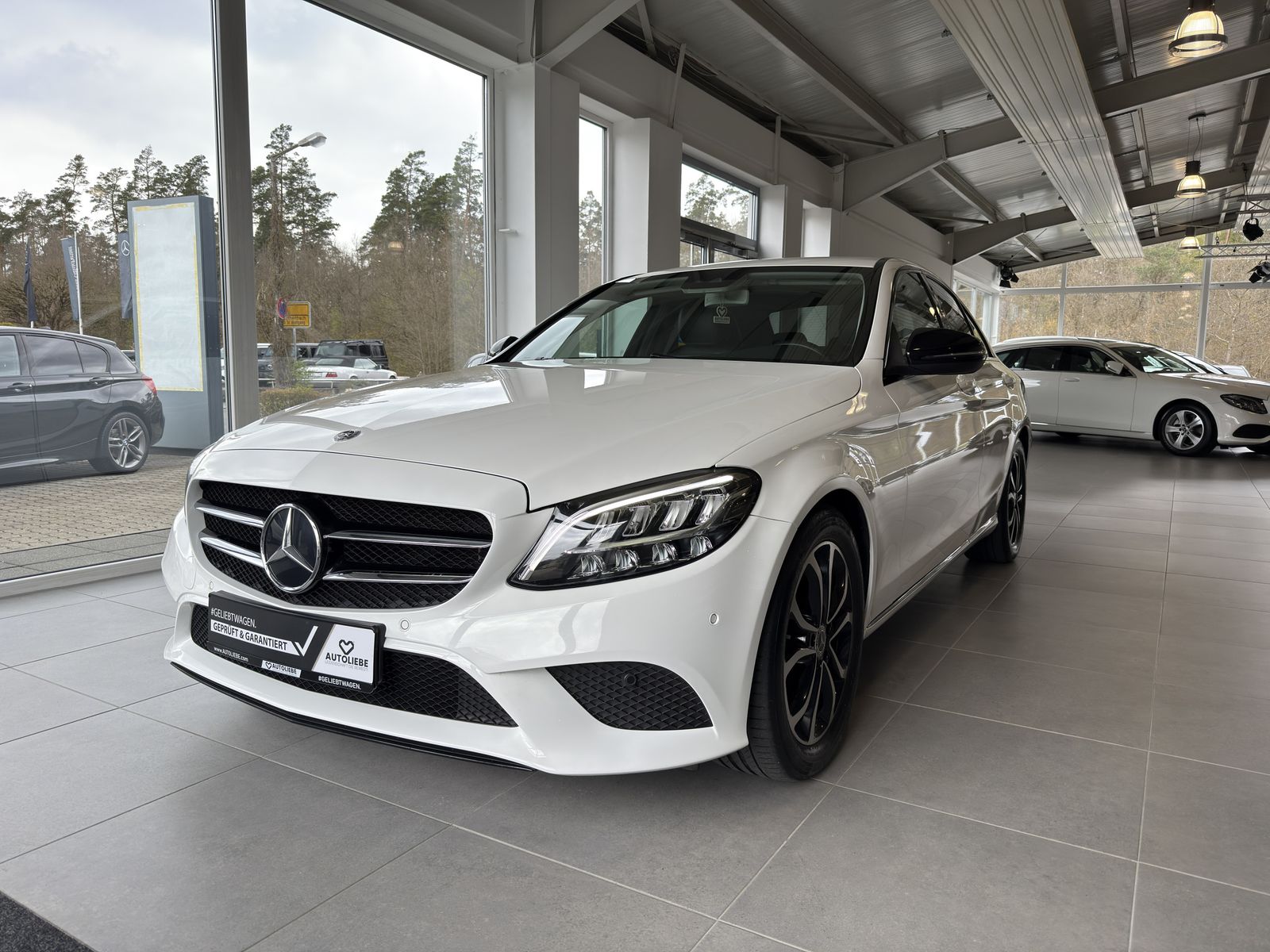 MERCEDES-BENZ C 300 Limousine LED*RFK*AMBIENTE*NIGHT