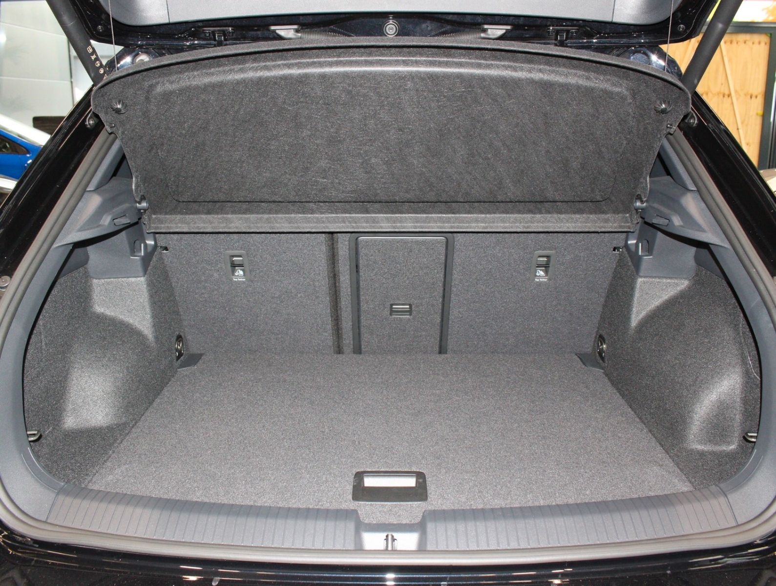 Fahrzeugabbildung Volkswagen T-Roc 2.0 TSI DSG 4MOTION R*NP 68k