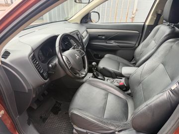 Mitsubishi Outlander - 7