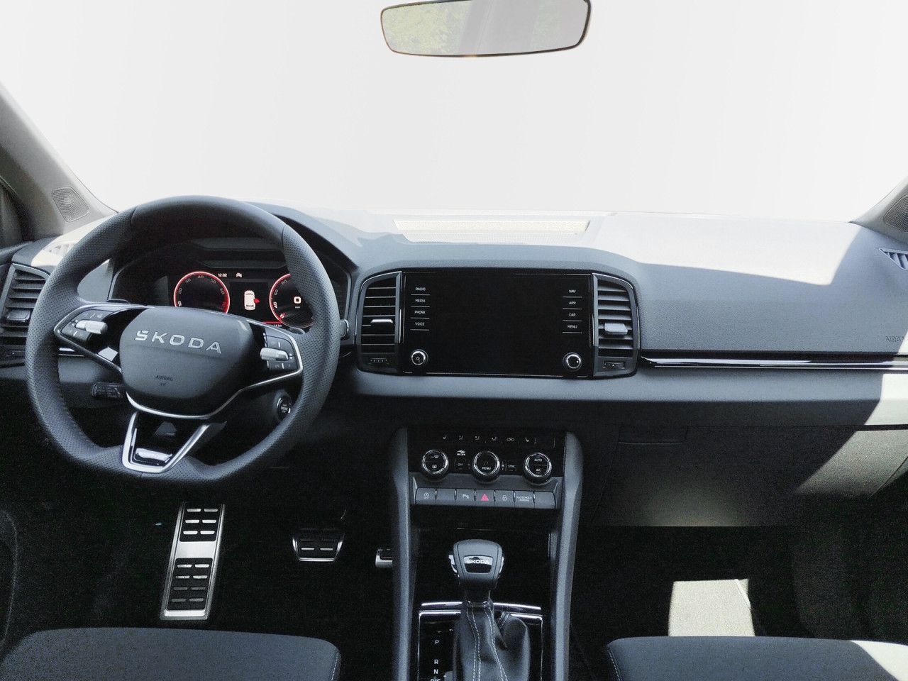 Fahrzeugabbildung SKODA Karoq Sportline TS110/1.5A7F, AHK, Rückfahrkame