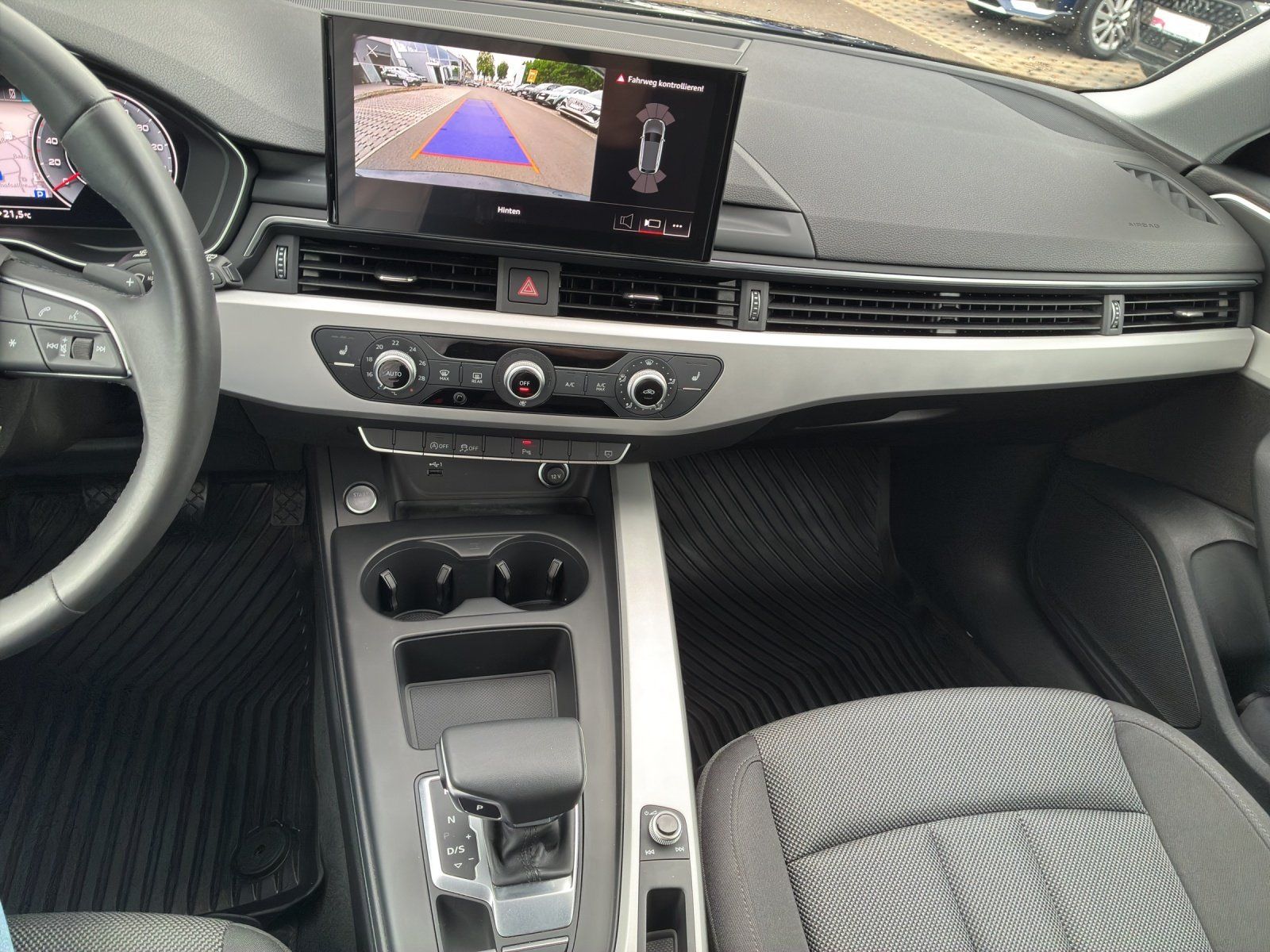 Fahrzeugabbildung Audi A4 Avant 35 2.0 TFSI advanced Kamera,Navi,SHZ,LM