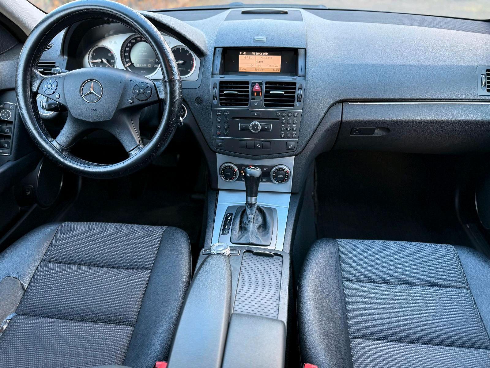 Mercedes-Benz 320 2008 — photo 12