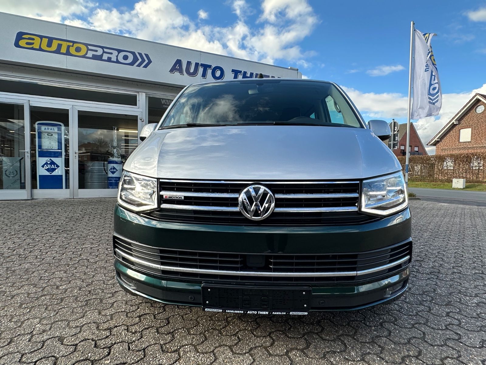 Fahrzeugabbildung Volkswagen T6 Multivan 2.0 TDI 4M Highline Standhzg/AHK/LED