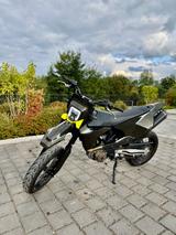 Husqvarna 701 Supermoto - HUSQVARNA 701 SUPERMOTO