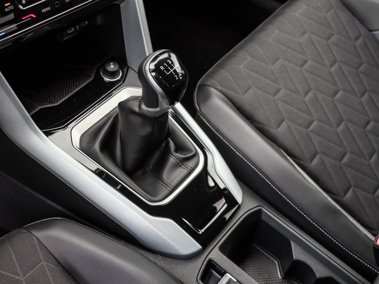 Volkswagen T-Roc - Bild 12