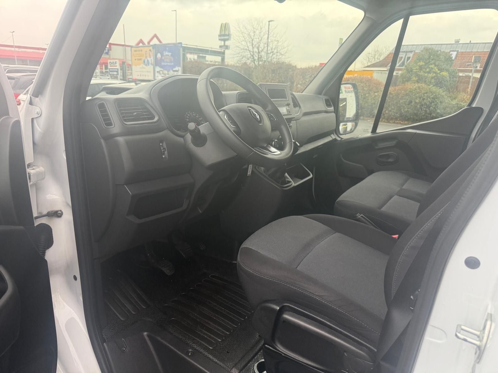 Fahrzeugabbildung Renault Master III Kasten L2H2 HKa 3,5t