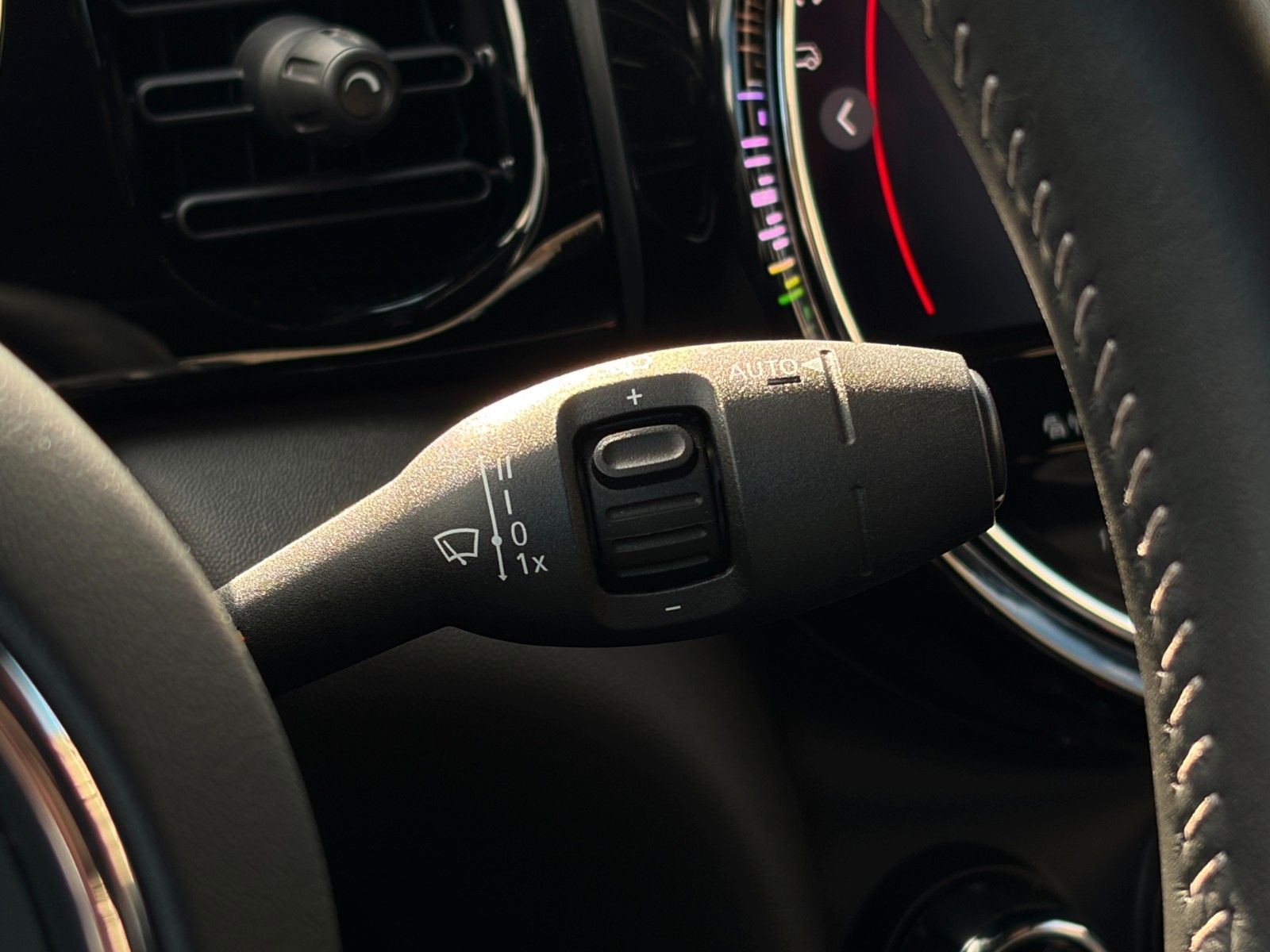 Fahrzeugabbildung MINI Cooper Cabrio JCW-Trim CarPlay Navigation LHZ