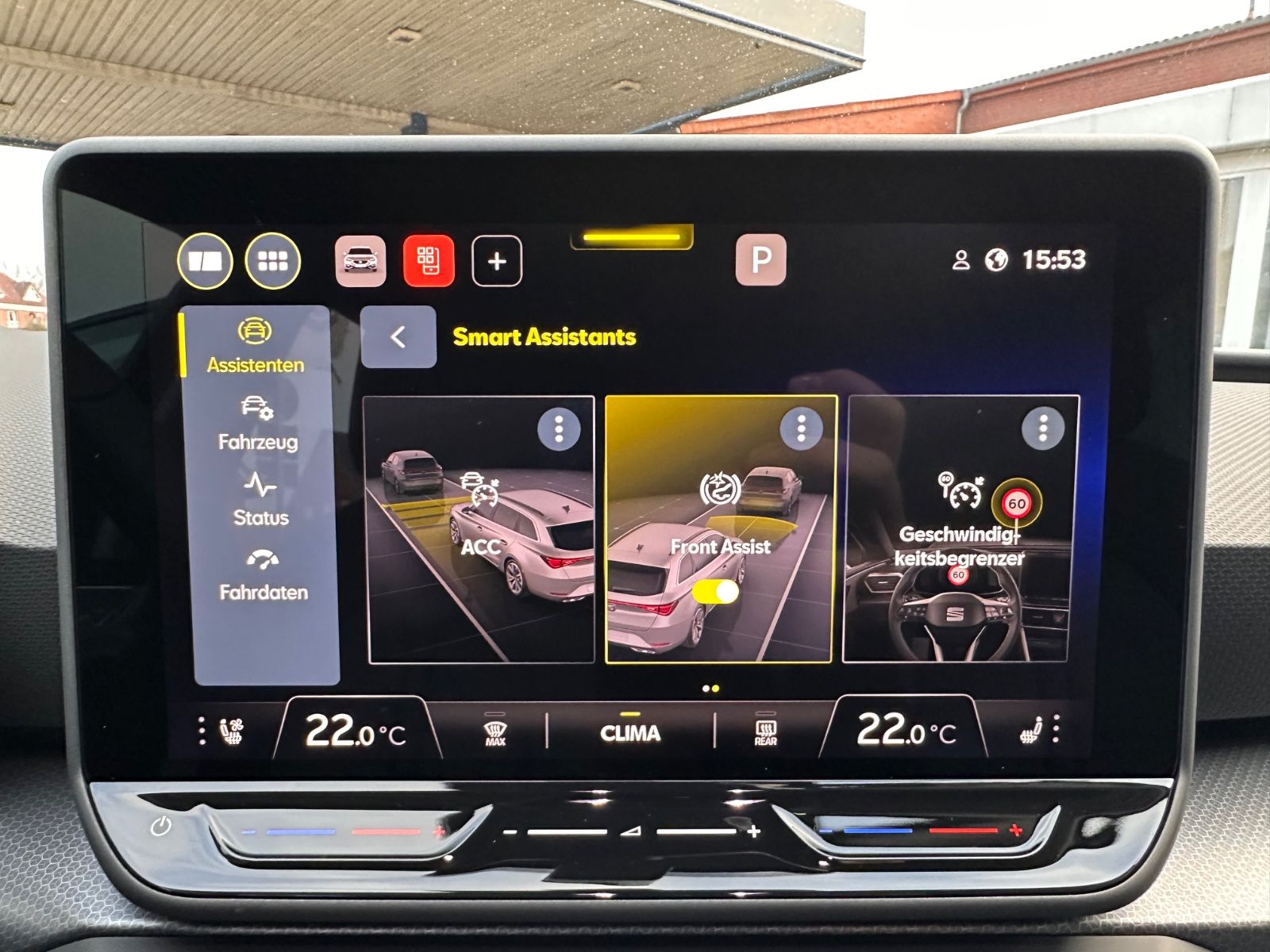 Fahrzeugabbildung SEAT Leon ST 1.5 eTSI Style DSG AHK/ACC/LED/SHZG/PDC