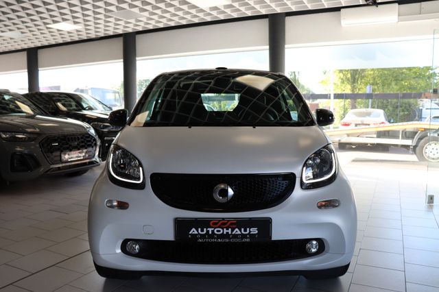 Fahrzeugabbildung Smart ForTwo Cabrio|AUT.|NAVI|LEDER|SHZ|JBL|LED
