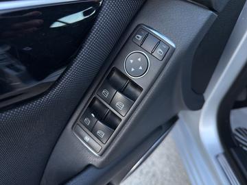 صورة مصغرة 22 لـ 2012 Mercedes-BENZ C 220