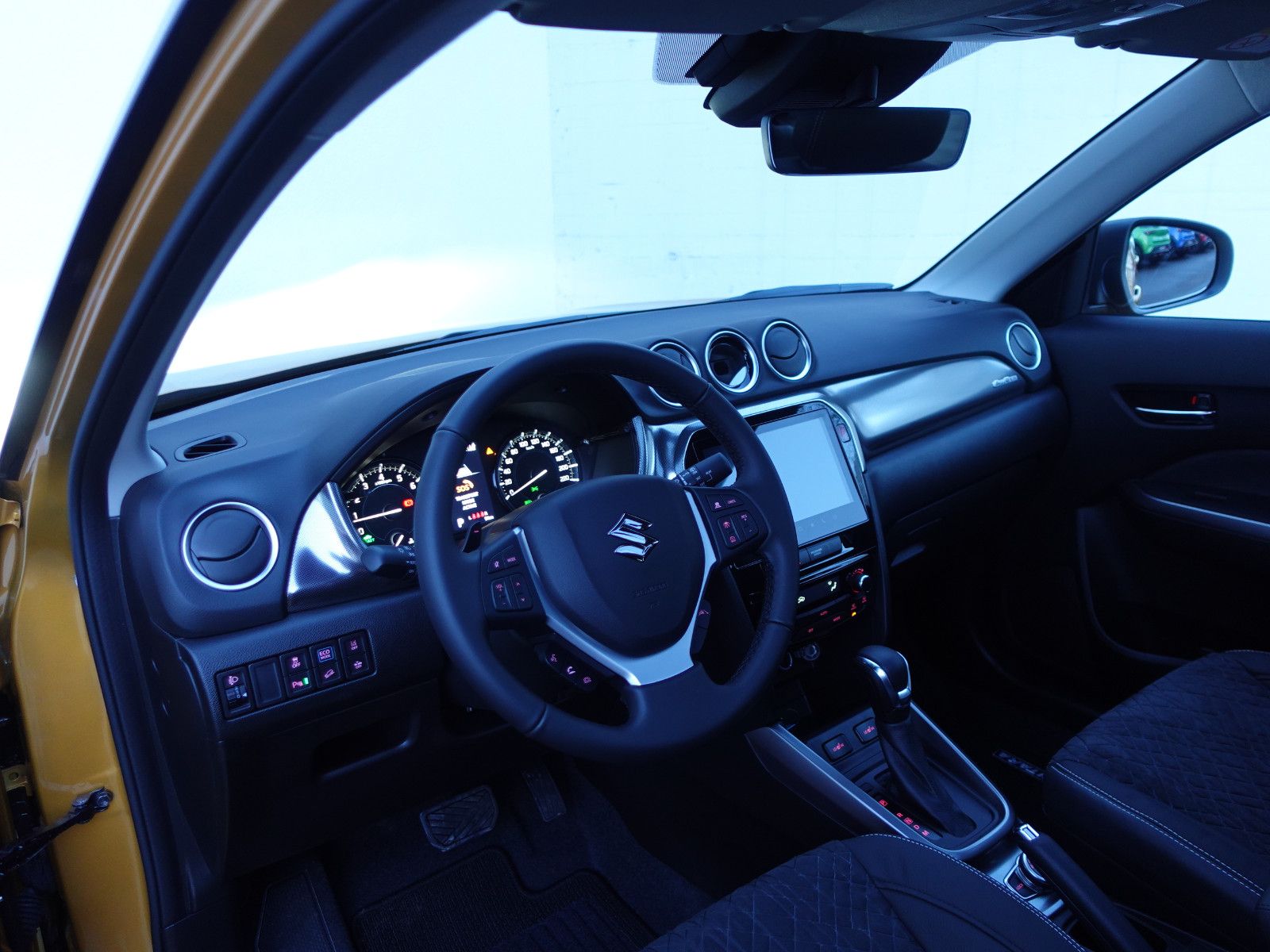 Fahrzeugabbildung Suzuki Vitara 1.5 AT AllGrip Comfort+  NAVI,Schiebedach