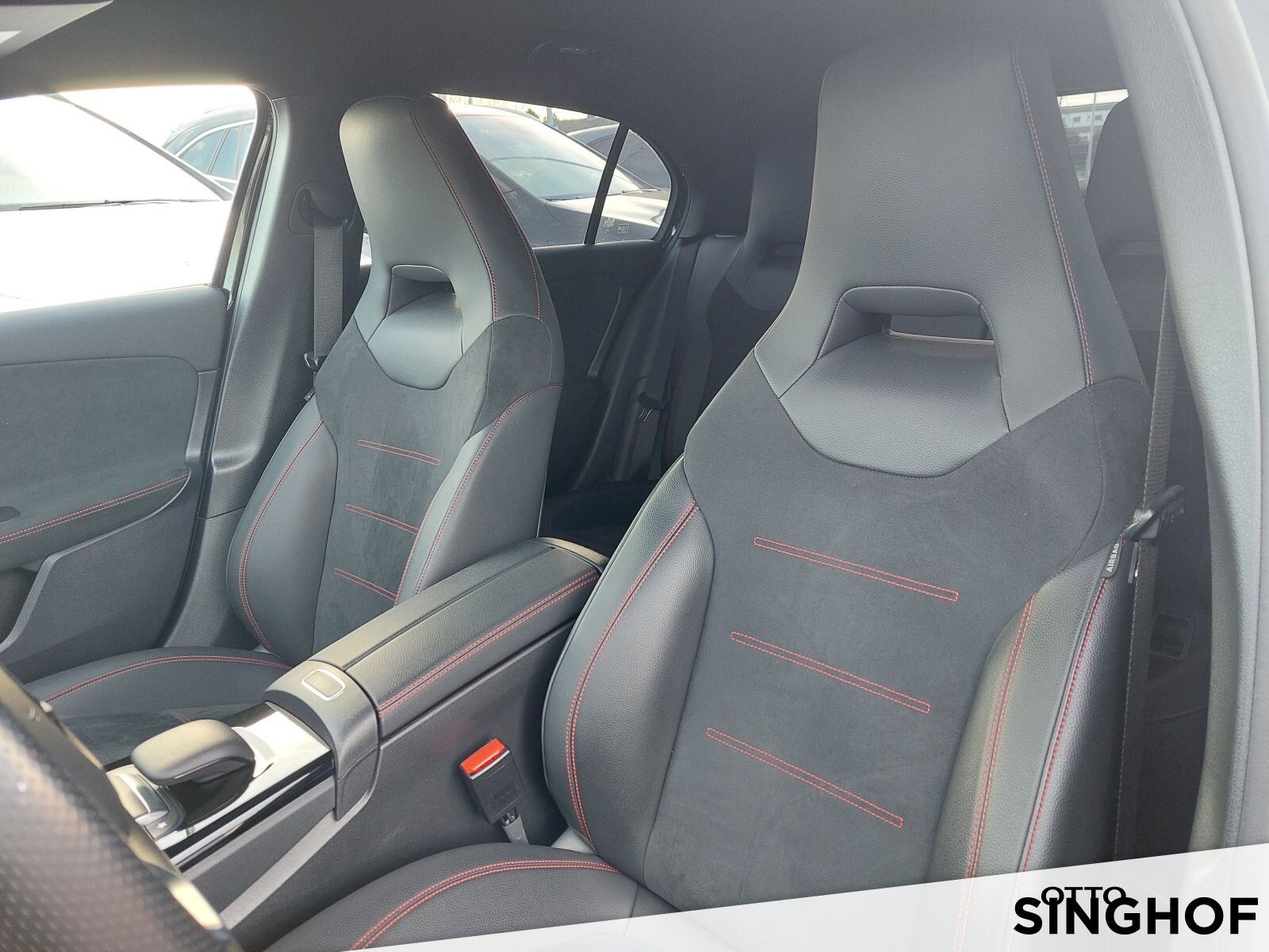 Fahrzeugabbildung Mercedes-Benz A 250e AMG +AHK+ dyn.LED+ PDC+ MBUX+ Ambiente+
