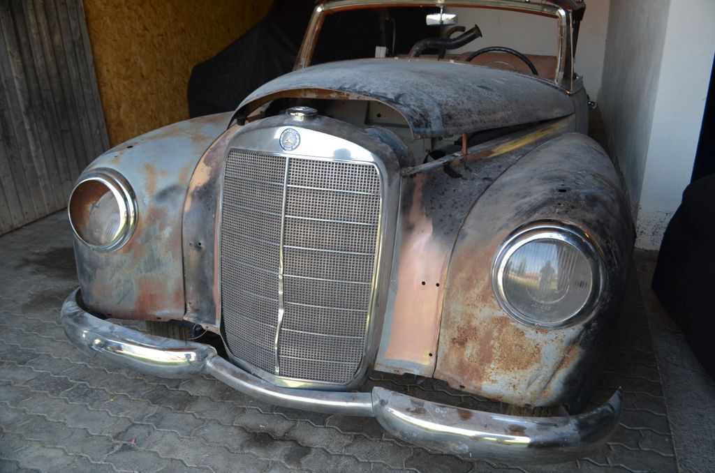 Mercedes-Benz 300