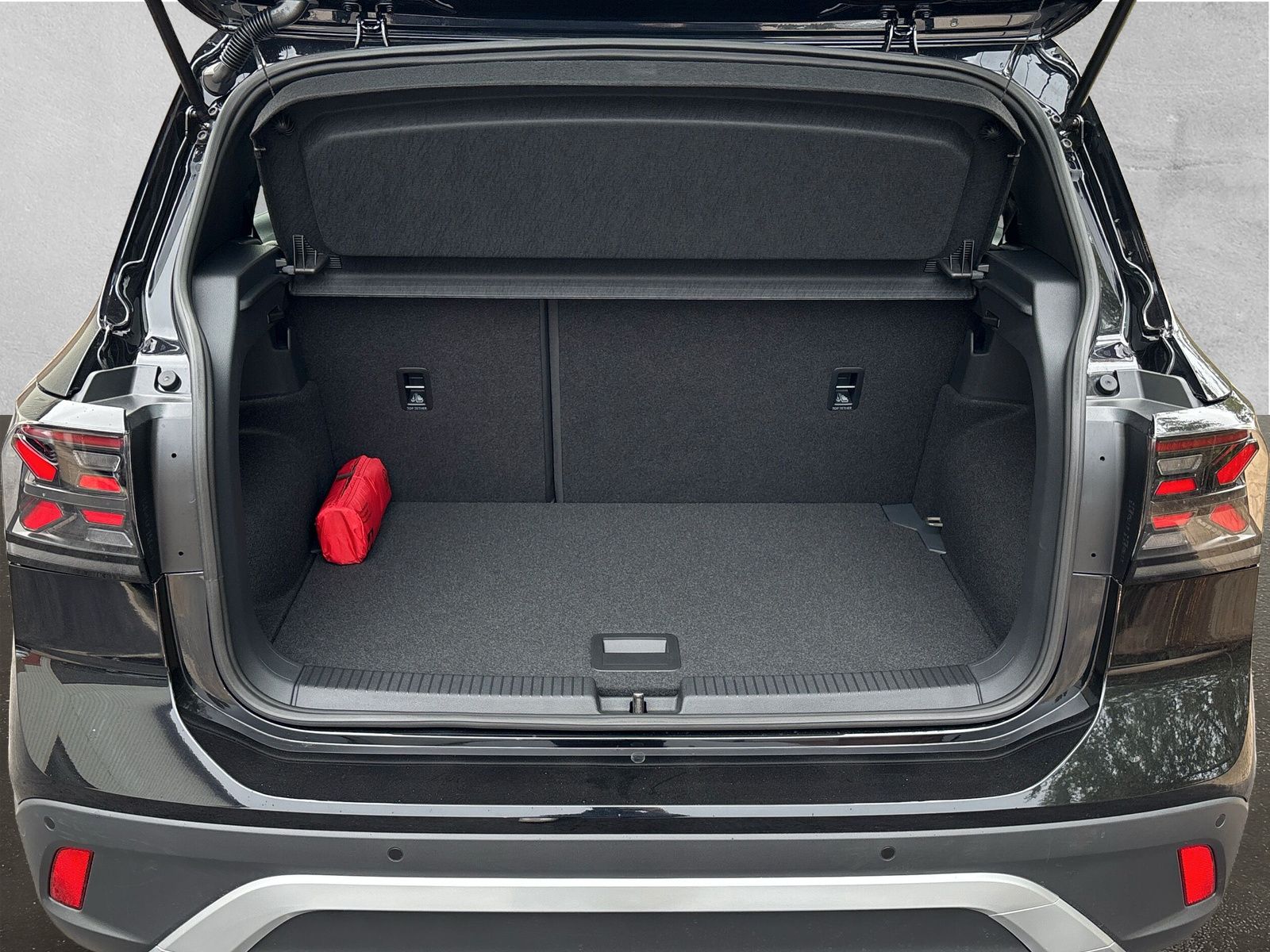 Fahrzeugabbildung Volkswagen T-Cross Life 1,5 110 kW 7-Gang DSG Energy