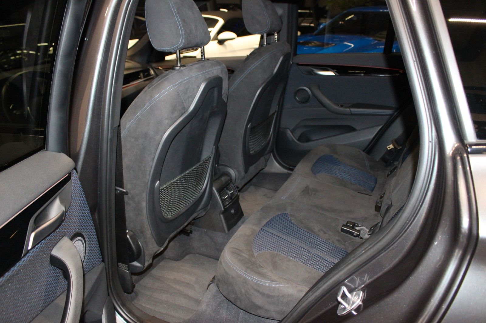 Fahrzeugabbildung BMW X1 xDrive 25 i M Sport Pano*HUD*Kamera*AHK