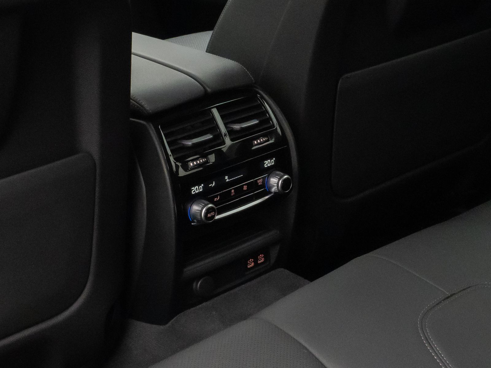 Fahrzeugabbildung BMW 530i Kamera Laser HUD DAB 4xKlima AHK Komfort