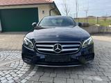 Mercedes-Benz E 400 4MATIC AMG Line Autom. AHK, Park-Ass. - blaue Mercedes-Benz E-Klasse