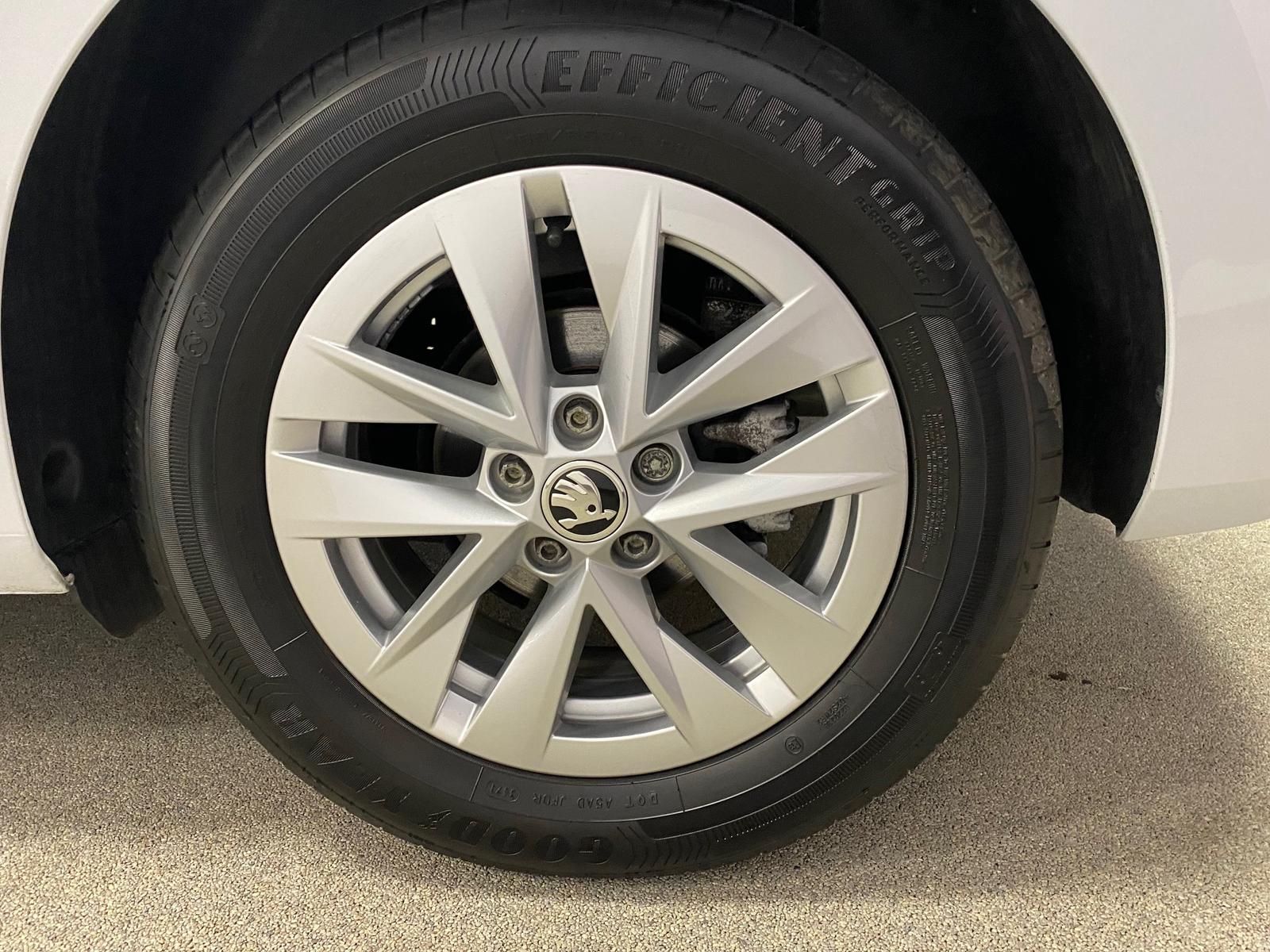Fahrzeugabbildung SKODA Fabia 1.0 TSI Style APP+KLIMA+RFK+PDC+SITZHEIZ+A
