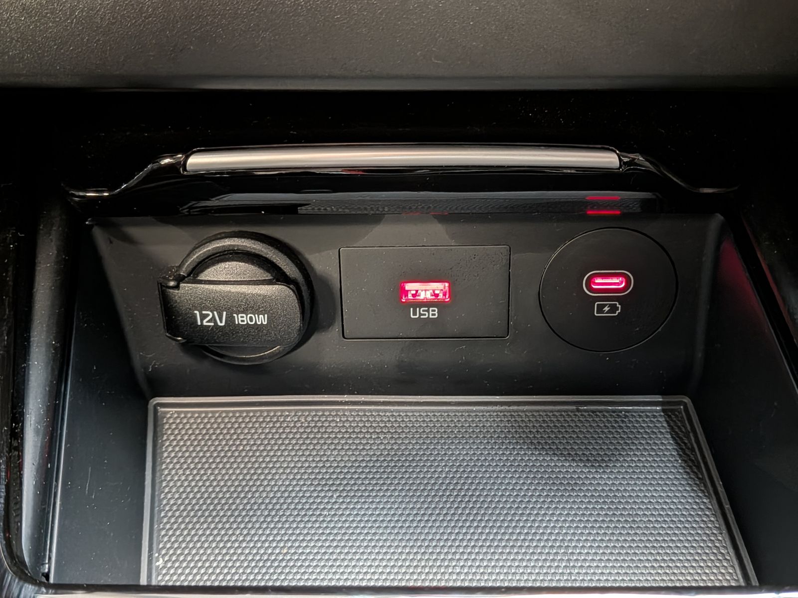 Fahrzeugabbildung Kia cee'd / Ceed 1.5 DCT Spirit JBL Temp LED Cam ACC