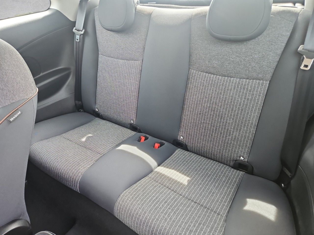 Fahrzeugabbildung Fiat 500 e Icon Navi PDC hinten Batterieprotokoll