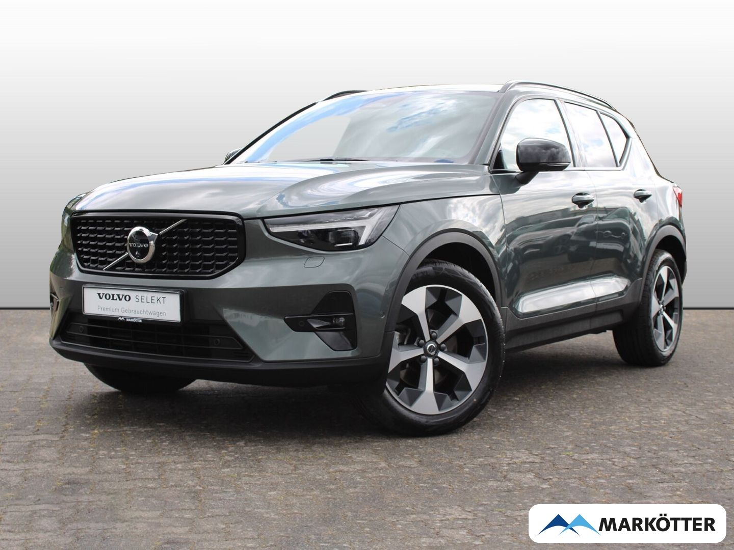 Volvo XC40 B4 Plus Dark Pixel-LED/360/H&K/LHZ/FSHZ/19' foto 1
