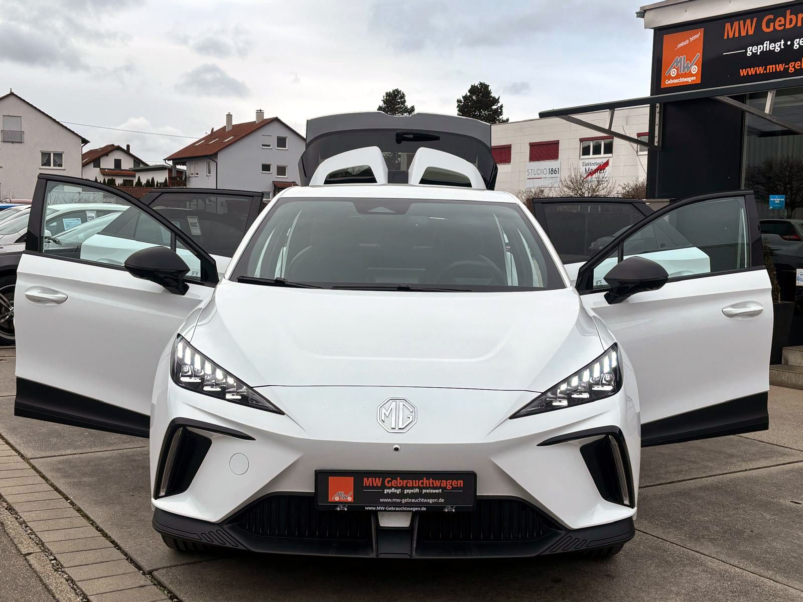 Fahrzeugabbildung MG MG4 Luxury 5D 150kW LED 360° ACC CarPlay BT NAV