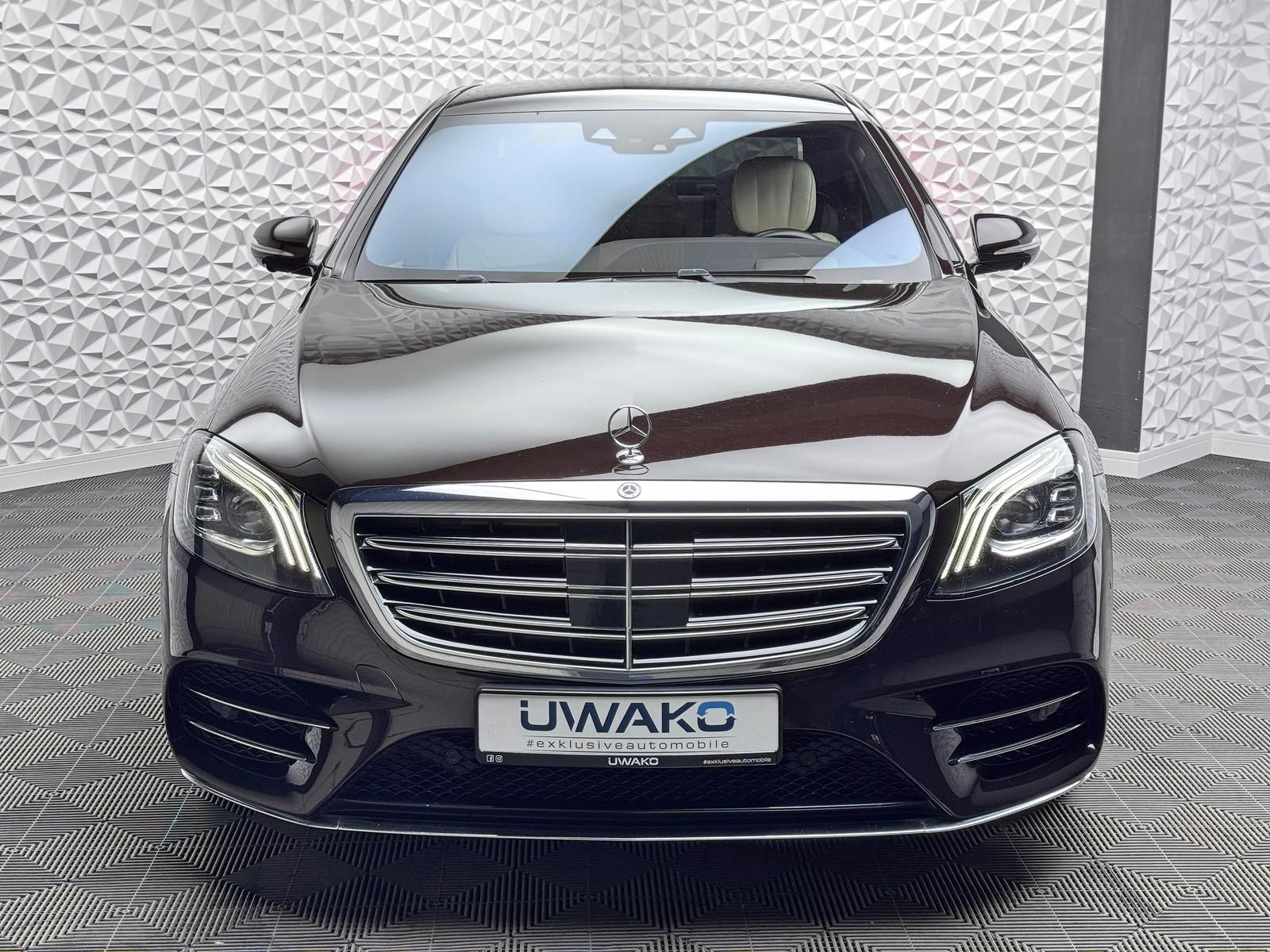Fahrzeugabbildung Mercedes-Benz d AMG*4MATIC*LUFT*BURMESTER*STANDHEIZ*MASSAGE