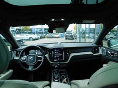 Fahrzeugabbildung Volvo XC60 T5 AWD Inscription 'Head-Up, Standheizung'