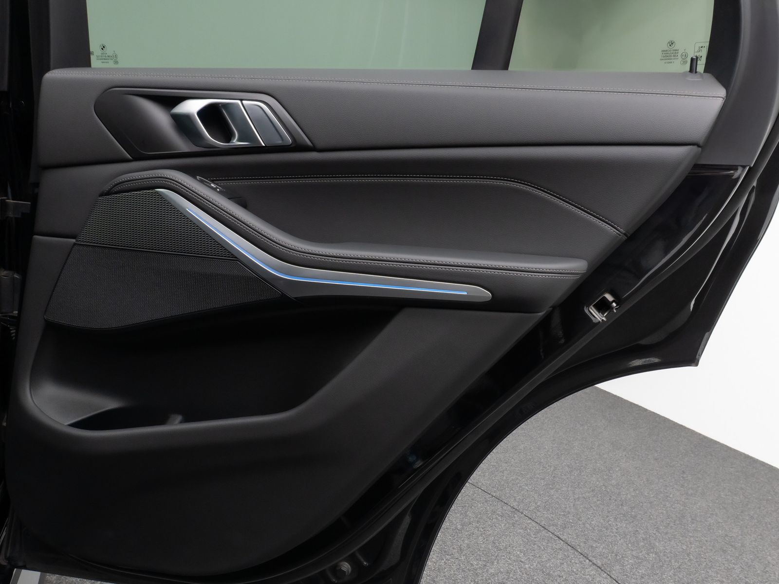 Fahrzeugabbildung BMW X5 xD45e M Sport Panorama 360° HUD DAB HiFi 21"