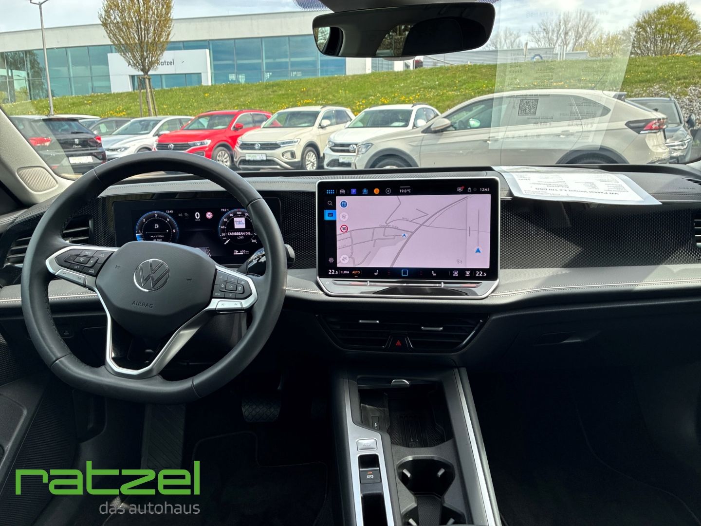 Fahrzeugabbildung Volkswagen Passat Variant 2.0 TDI DSG Business Navi Kamera
