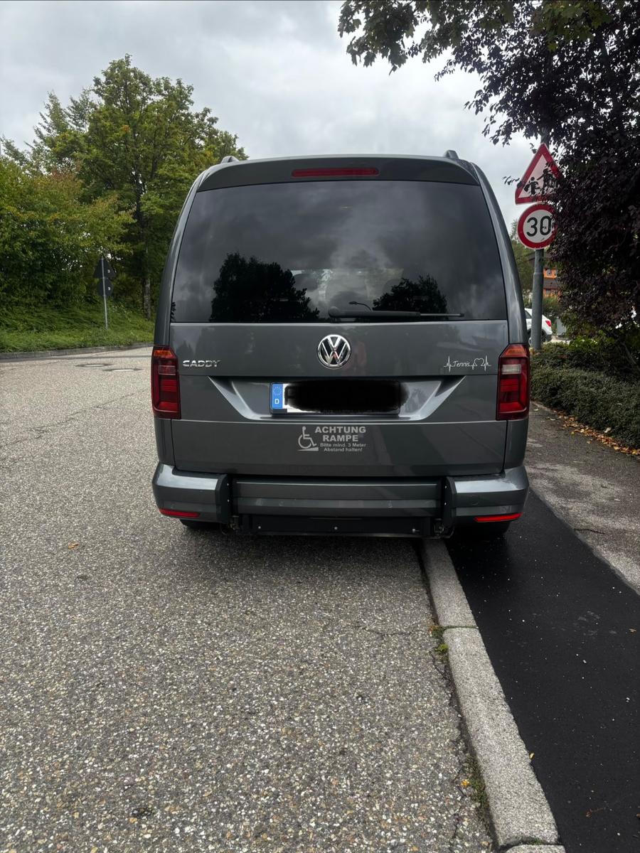 Volkswagen Caddy Maxi Rollstuhlrampe FutureSafe EasyPull