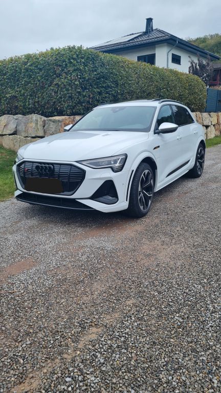 Image of Audi e-tron