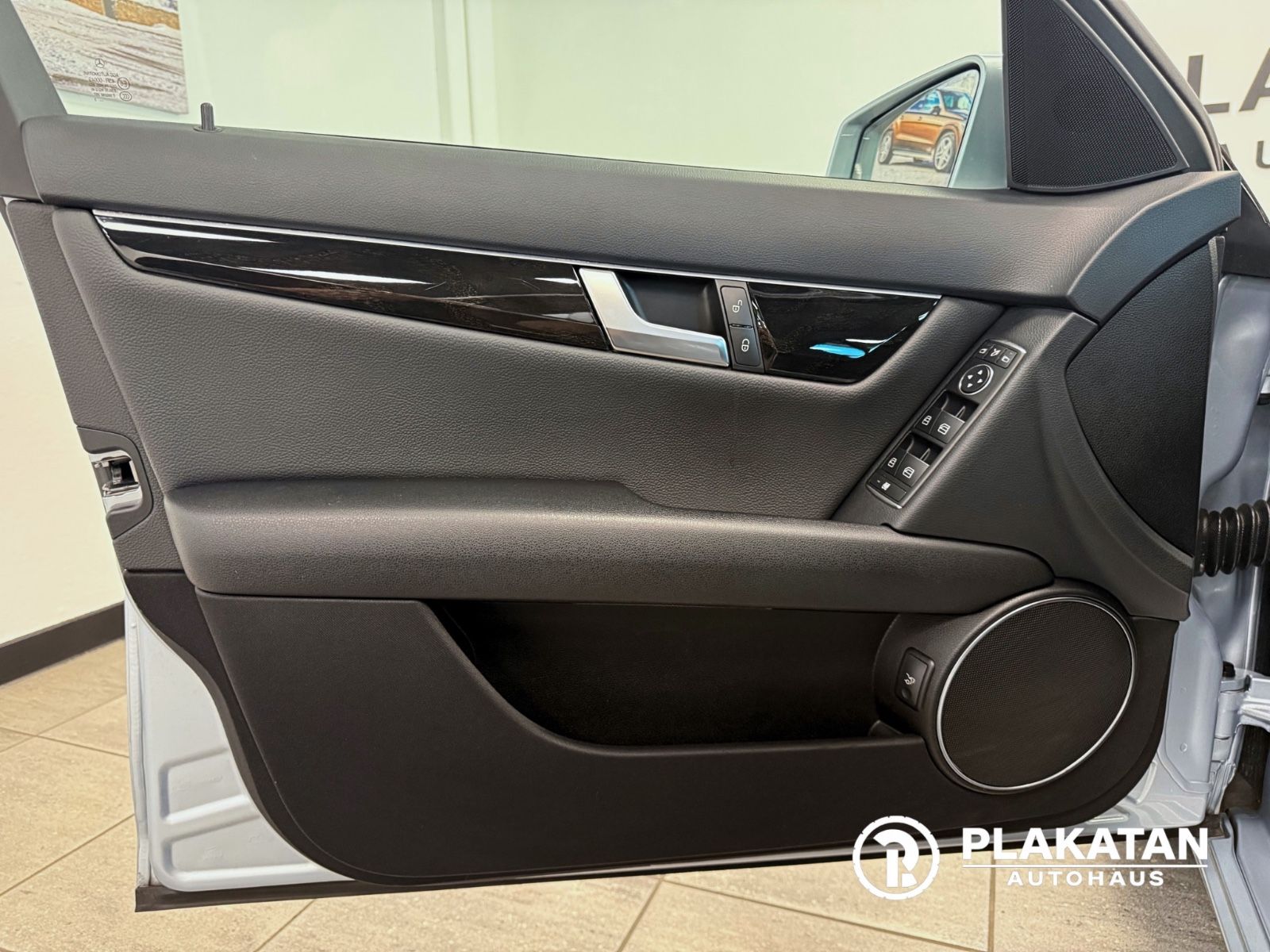 Fahrzeugabbildung Mercedes-Benz C 350 CDI Navi Tempomat Bi-Xenon MB-Service