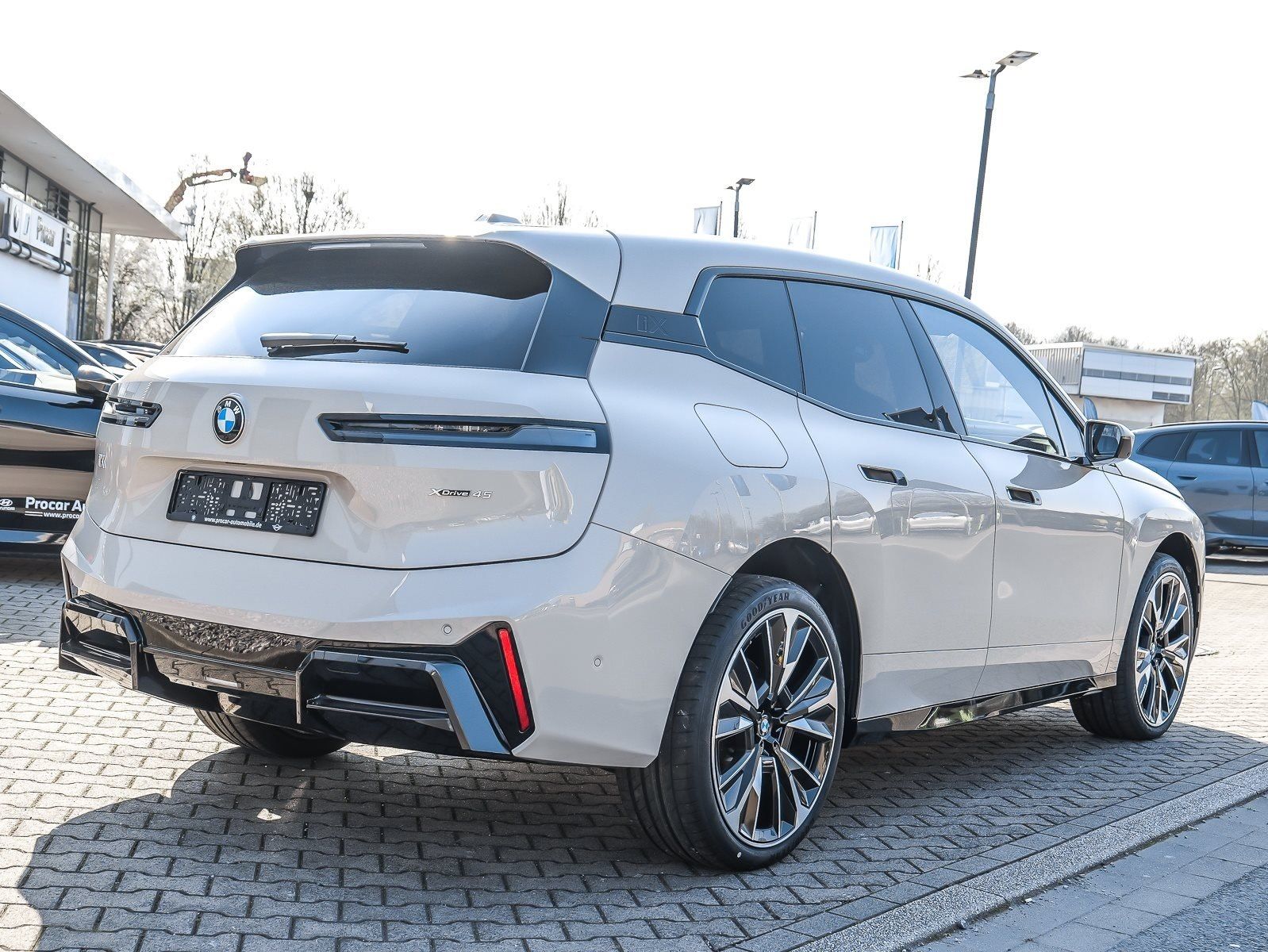 BMW iX - Bild 2